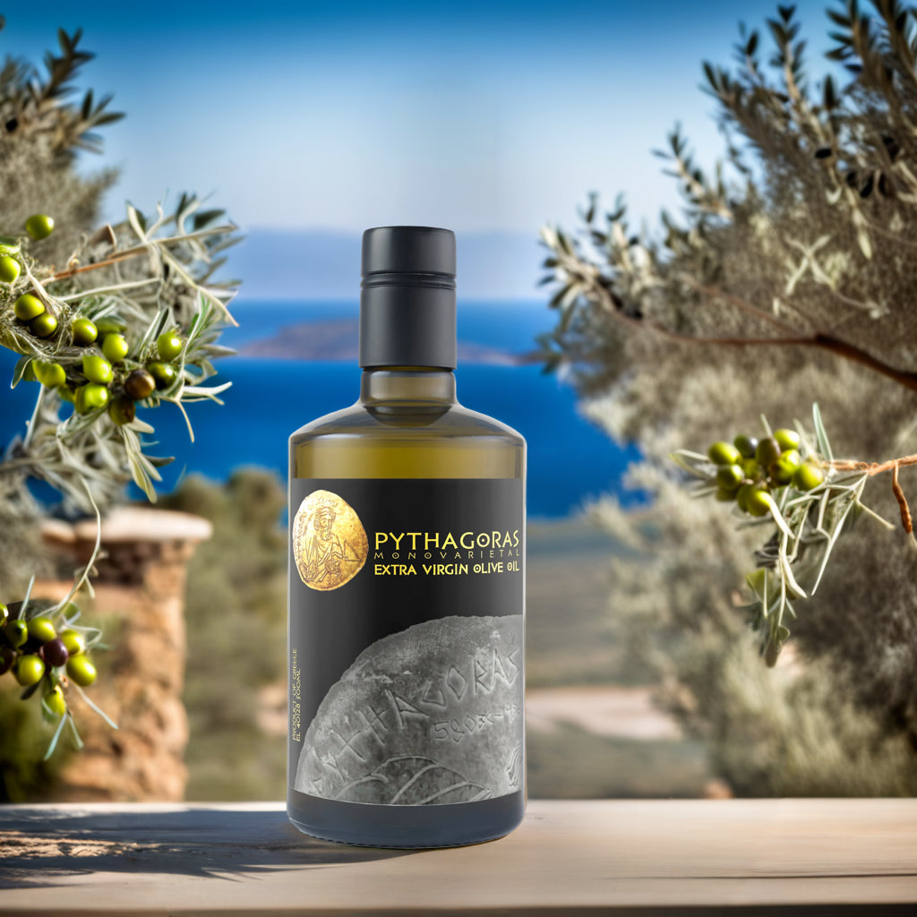Pythagoras Premium Extra Virgin Olive Oil (500 ml), gemaakt door Markou Samos, is een exclusieve olijfolie van één enkele variëteit, met een uitzonderlijk lage zuurgraad.